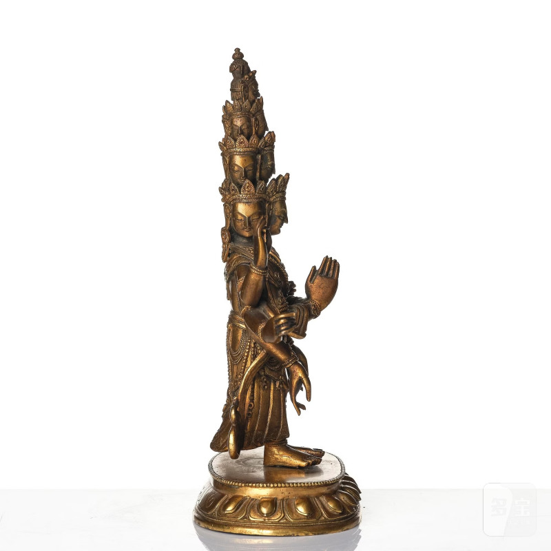 A Tibeto-Chinese gilt bronze figure of Avalokiteshvara Ekasdashamukra, - 图6
